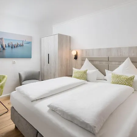 Отель Parkhotel